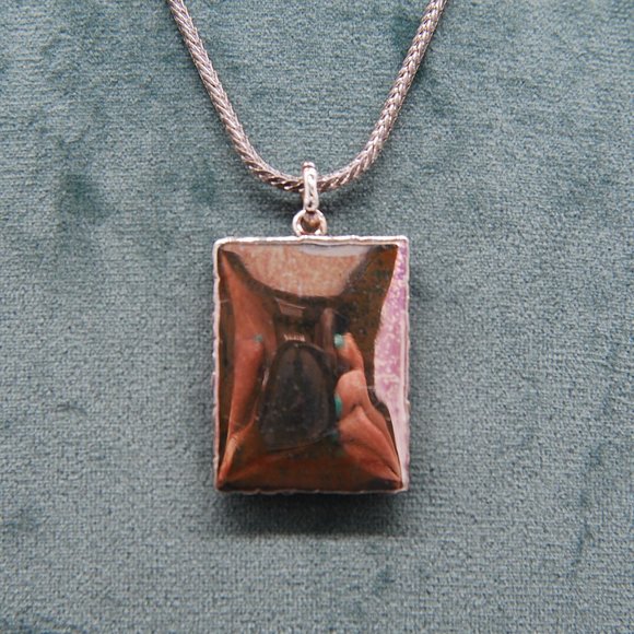 Beautiful Silver Tone Round Chain with Green Square Marble Type Pendant - Picture 4 of 5